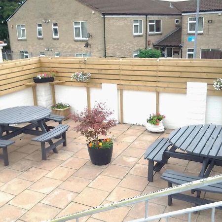Lady Charlotte Guest Rooms Triple Rooms Dowlais Eksteriør billede